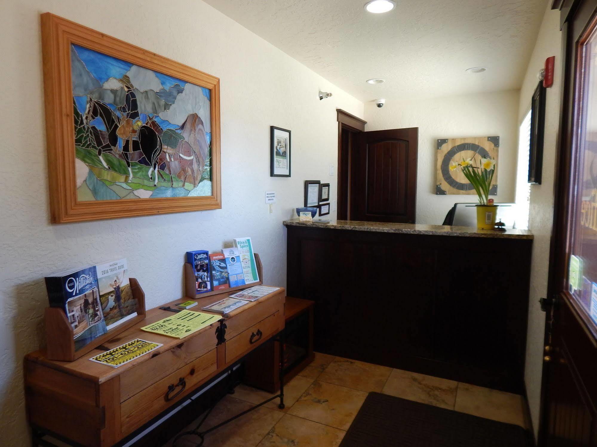 Winterton Suites Williston Exterior foto